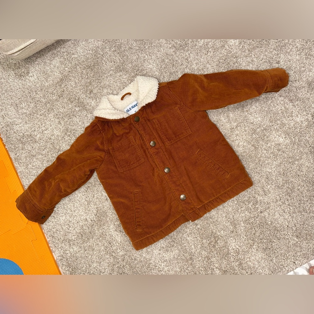 Toddler old navy jacket 😍